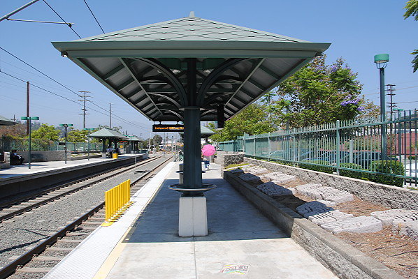MTA.Gold.Heritage Square Station06