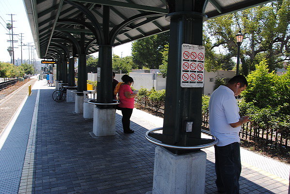 MTA.Gold.Highland Park Station14 MTA.Gold.Highland Park Station14