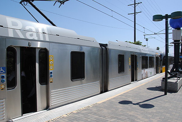 MTA.Gold.Highland Park Station04 MTA.Gold.Highland Park Station04