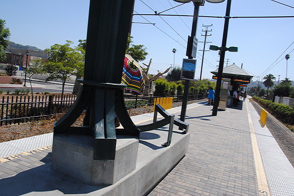 MTA.Gold.Highland Park Station07 MTA.Gold.Highland Park Station07