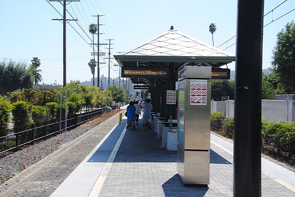 MTA.Gold.Highland Park Station10 MTA.Gold.Highland Park Station10