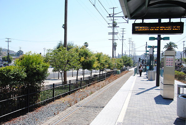 MTA.Gold.Highland Park Station23 MTA.Gold.Highland Park Station23