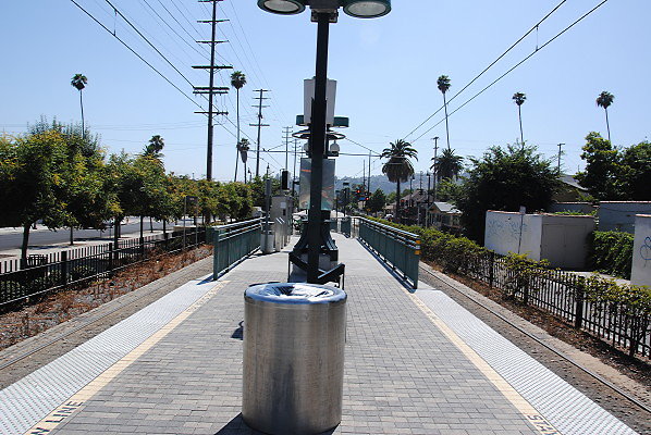 MTA.Gold.Highland Park Station31 MTA.Gold.Highland Park Station31