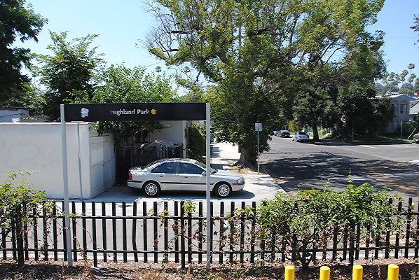 MTA.Gold.Highland Park Station28 MTA.Gold.Highland Park Station28