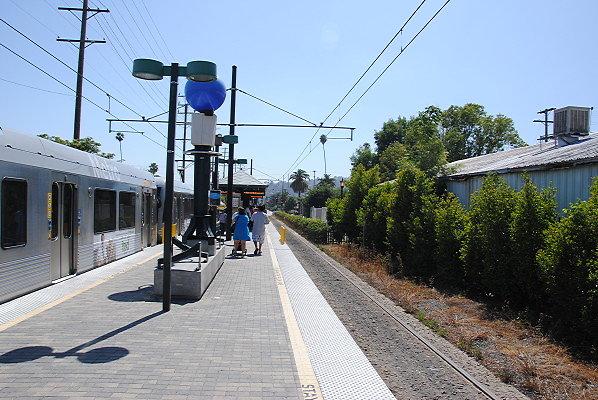 MTA.Gold.Highland Park Station05 MTA.Gold.Highland Park Station05