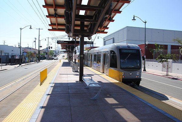 MTA.Gold.Pico.Aliso Station43