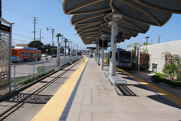 MTA.Gold.Indiana Station30