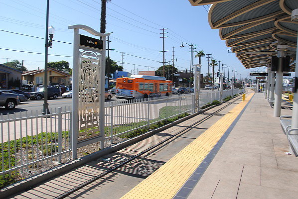 MTA.Gold.Indiana Station37