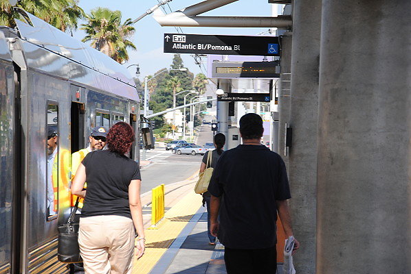 MTA.Gold.Atlantic Station13