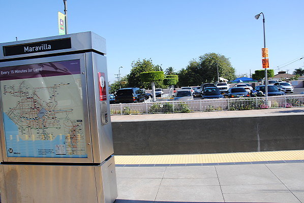 MTA.Gold.Maravilla Station10