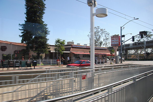 MTA.Gold.Maravilla Station18