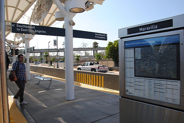 MTA.Gold.Maravilla Station02