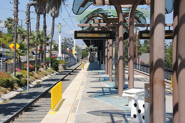 MTA.Gold.SouthWest Museum Station26