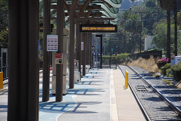 MTA.Gold.SouthWest Museum Station16