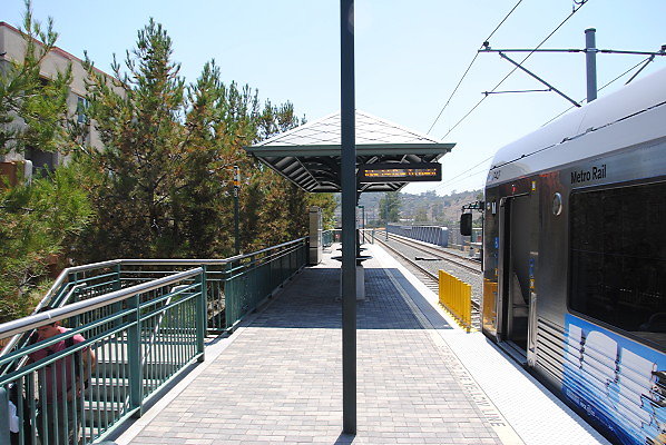 MTA.Gold.Lincoln.Cypress Station02