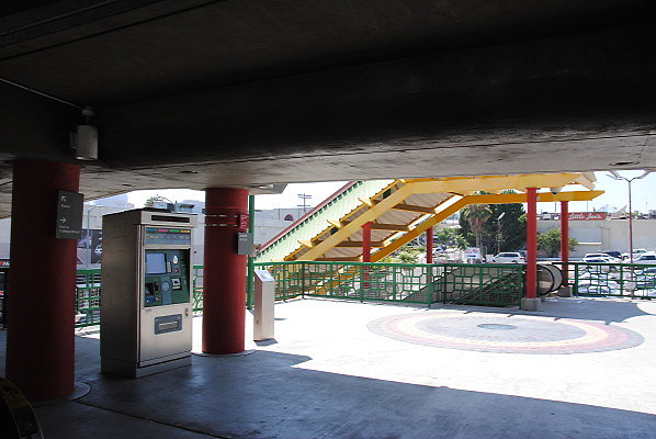 MTA.Gold.Chinatown Station11