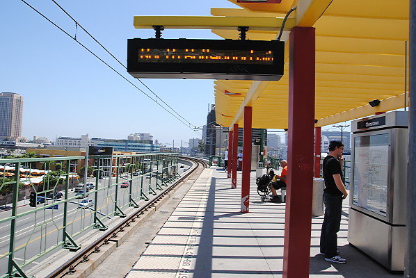MTA.Gold.Chinatown Station15