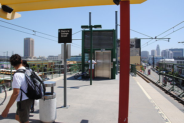 MTA.Gold.Chinatown Station22