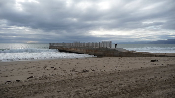 Dockweiler Beach near LAX 7