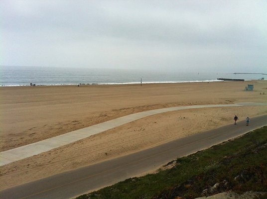 Dockweiler Beach near LAX 42