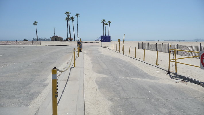 2-Beach-Claremont Av lbch-70