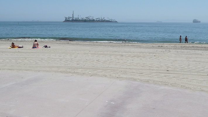 2-Beach-Claremont Av lbch-67