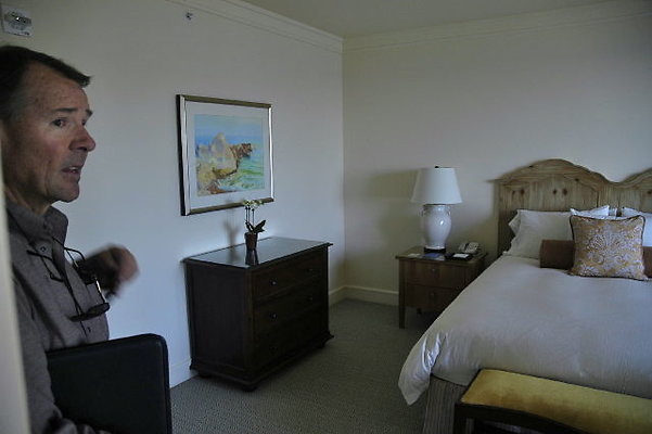 Guest Room 4128 .04