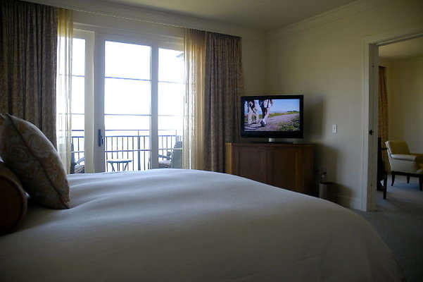 Guest Room 4128