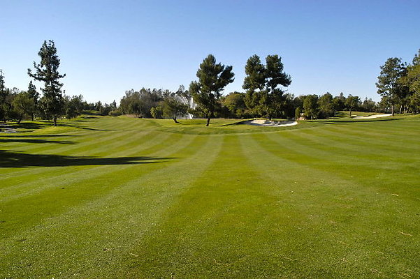 Ike 18th Fairway.02