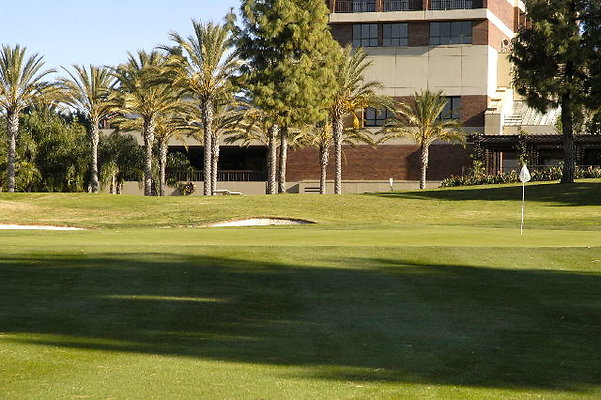 Ike 18th Green.05