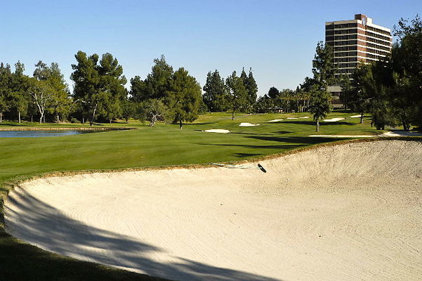 Ike 18th Fairway.08