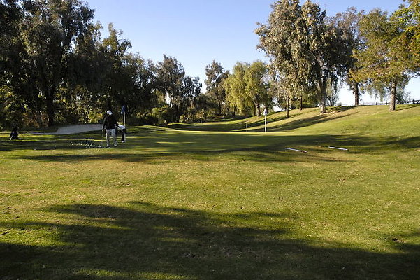 Ike Chip Putt.04