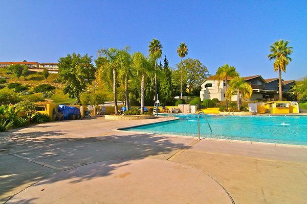 LaCanada.CC.Pool.H.Wood.Locs06