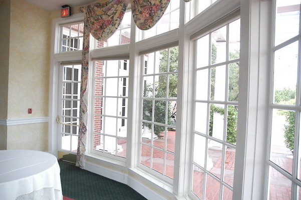 Sherwood CC PatioRoom.09