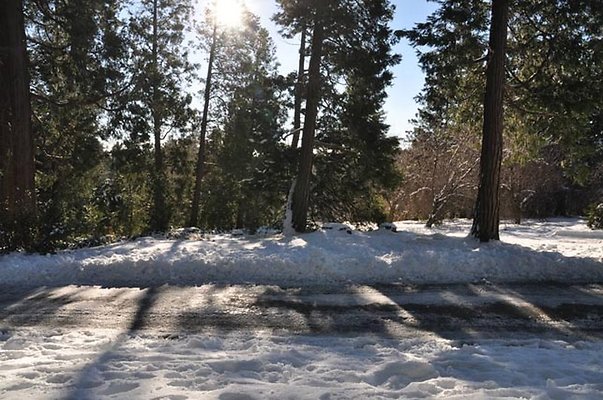 1k.Pines.Rd.To.P-Lot.08