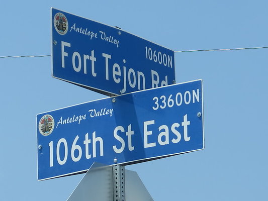 Fort Tejon Rd NE between Ave V and 106th st-40