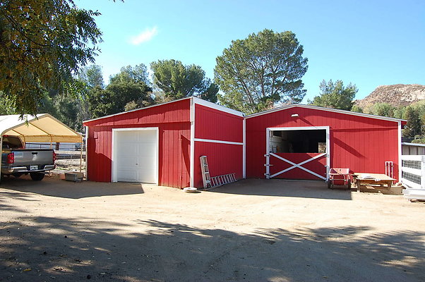 DDT Ranch.Red Barn