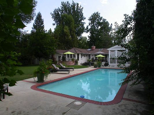 8642 pool