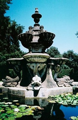 Fountains.Sculptures.H040801-28A