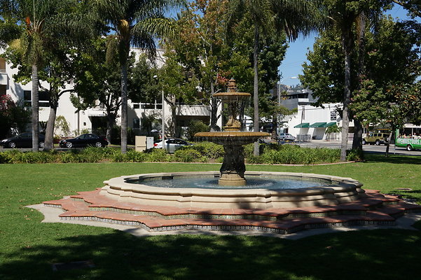 Fountain.SM.At.Doheny.BH05