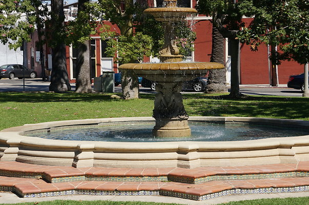Fountain.SM.At.Doheny.BH23