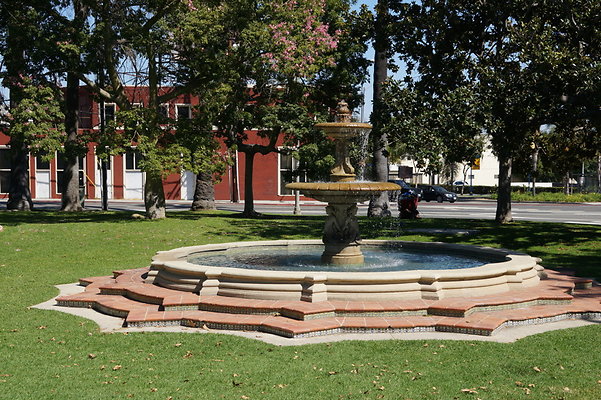 Fountain.SM.At.Doheny.BH19