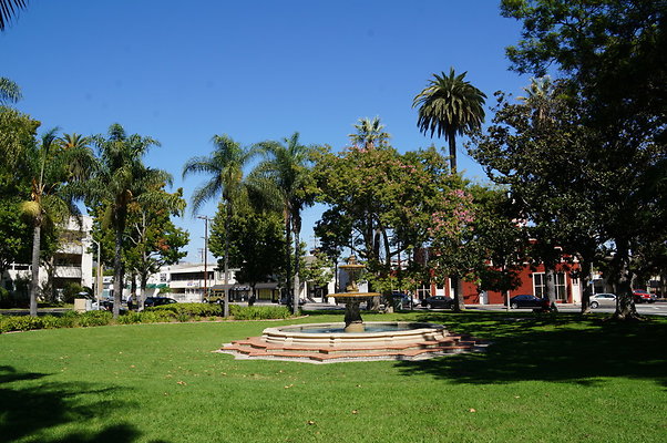 Fountain.SM.At.Doheny.BH26