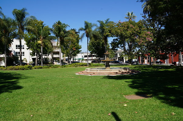 Fountain.SM.At.Doheny.BH02