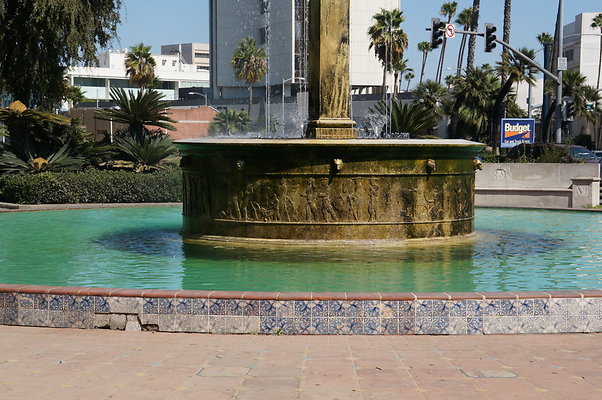 Fountain.SM.At.Wilshire.BH26