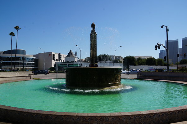 Fountain.SM.At.Wilshire.BH20