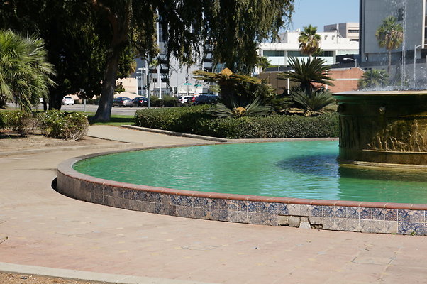 Fountain.SM.At.Wilshire.BH25