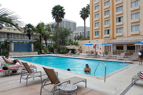 Pool.Four Points By Sheridan Hotel LAX