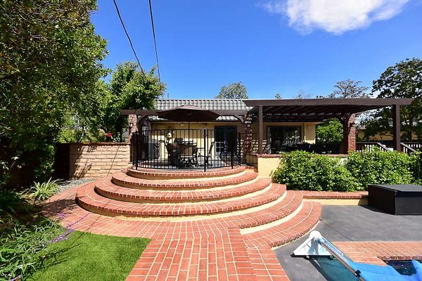 9909 patio3