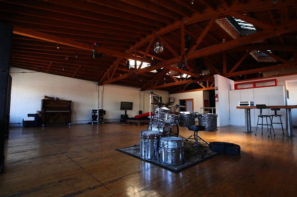 East.West.098.Loft25